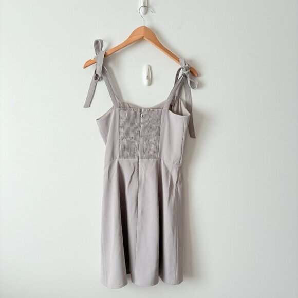 Aritzia Sunday Best Tie Bow Straps Weller Dress Ashen Grey Size 4 - Picture 4 of 6
